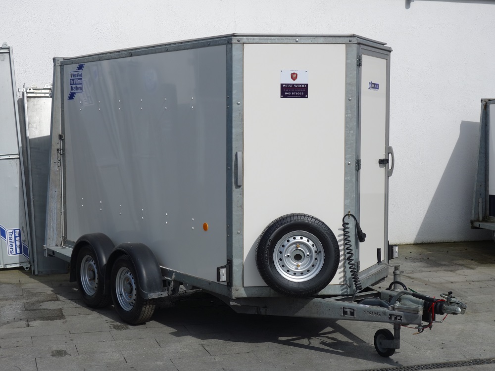 T09198: Used ( 2021 ) As New BV105 10′ x 5′ x 6′ 2700kg With Ramp Door Combination