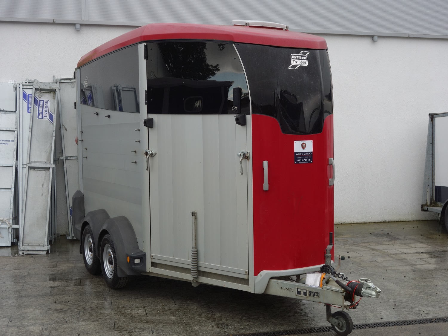 T09202: Used Year 2018 HBX511 Horsebox with Wheel Trims